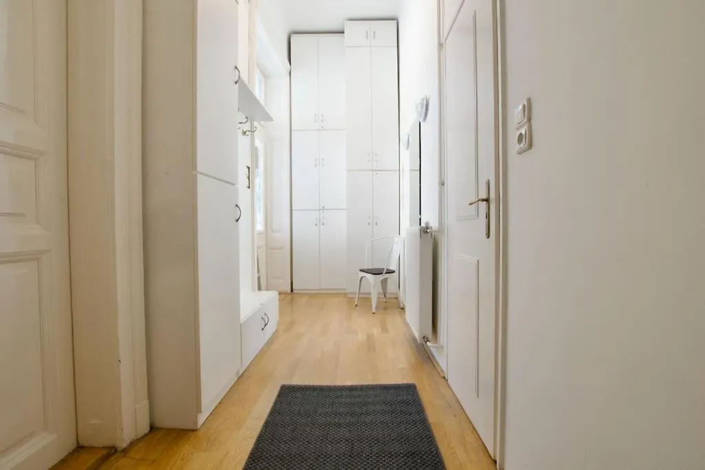 Budget Apartment By Hi5 - King Street - For Groups Budapest Hungary