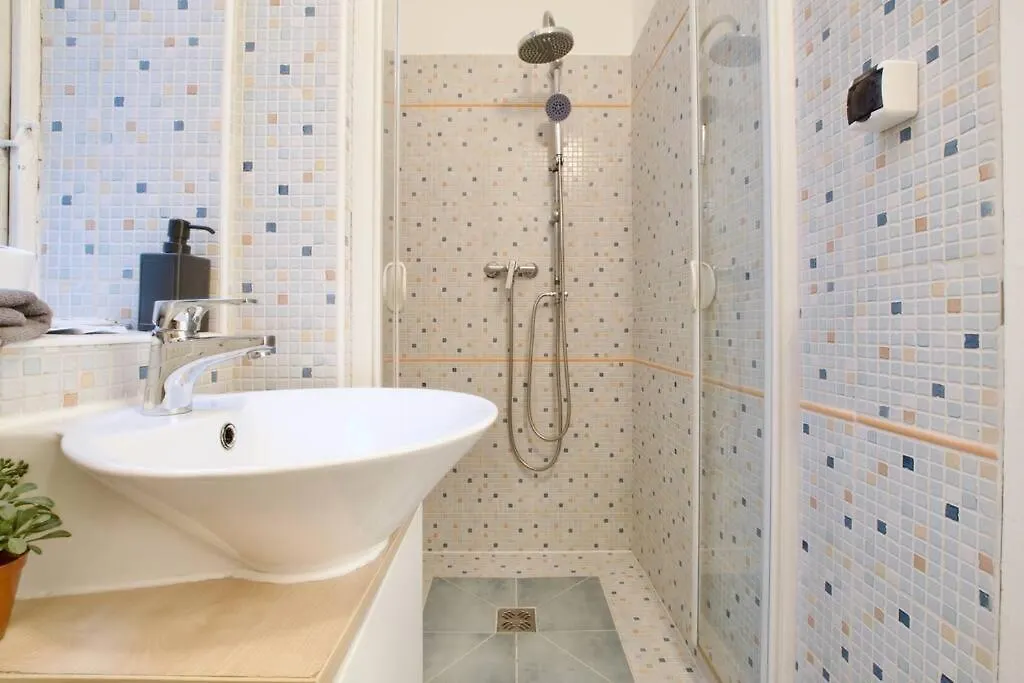 Budget Apartment By Hi5 - King Street - For Groups Budapest Hungary